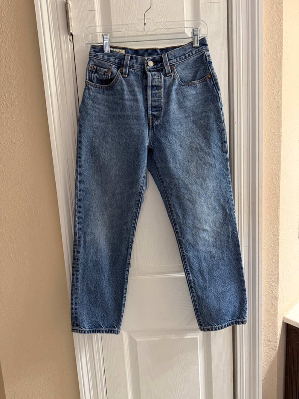 Classic Women’s Levi’s Button Fly Blue Denim Jeans Size W25 L26